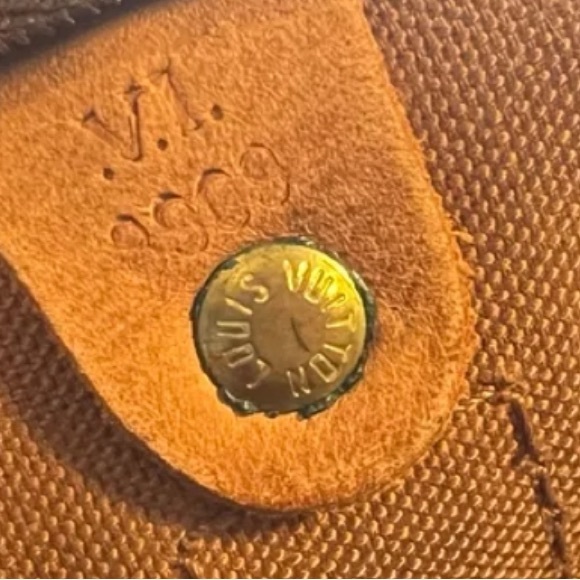 Louis Vuitton Keepall Bandoulière 50 - Picture 11 of 11